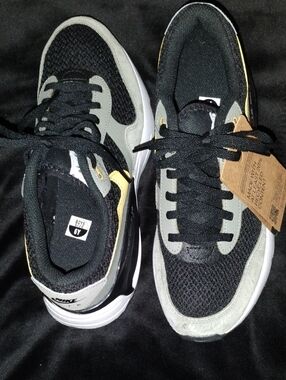 Nike Air Max SYSTM GS Black / Saturn Gold